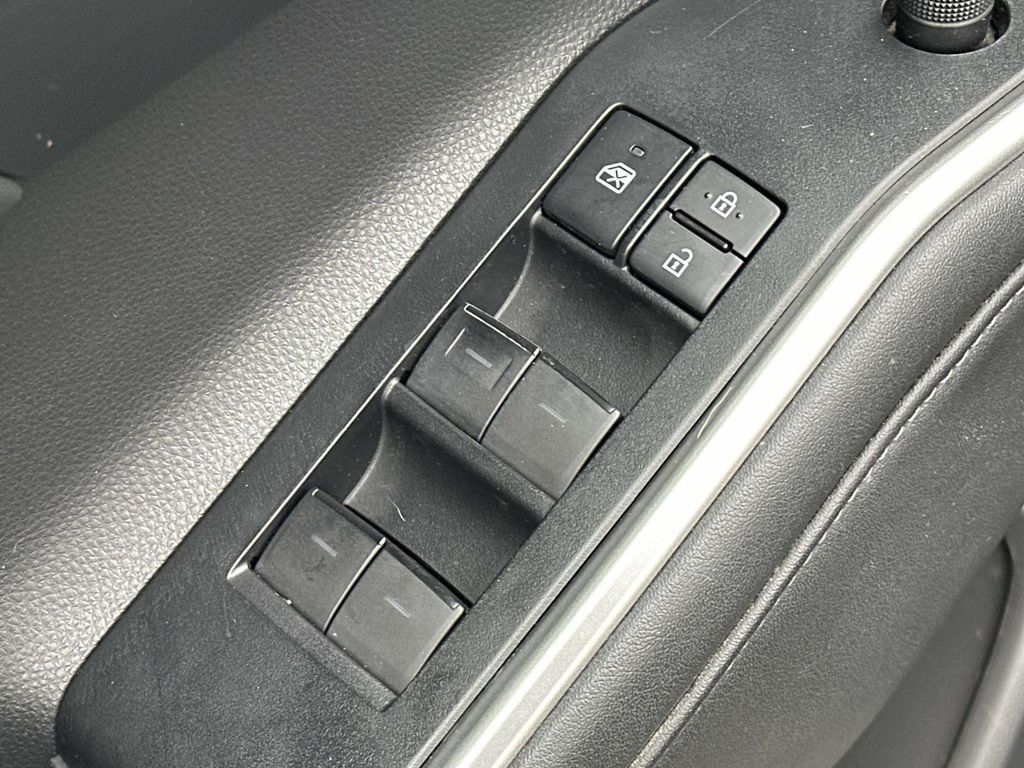 Thumbnail: 2021 Toyota Highlander - 31