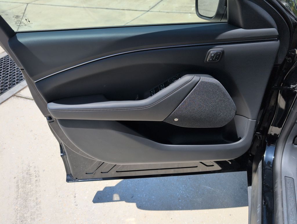 New 2026 Black Ford Premium image 28