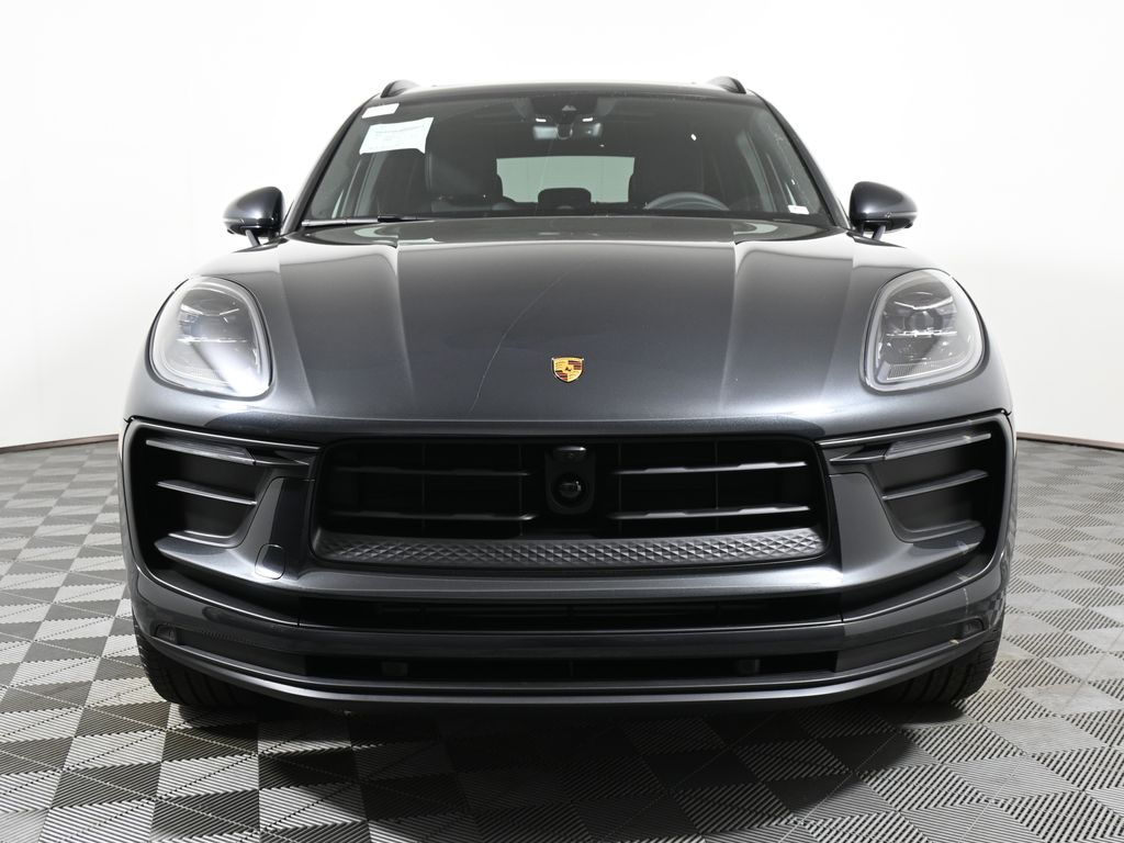 Thumbnail: 2025 Porsche Macan - 10