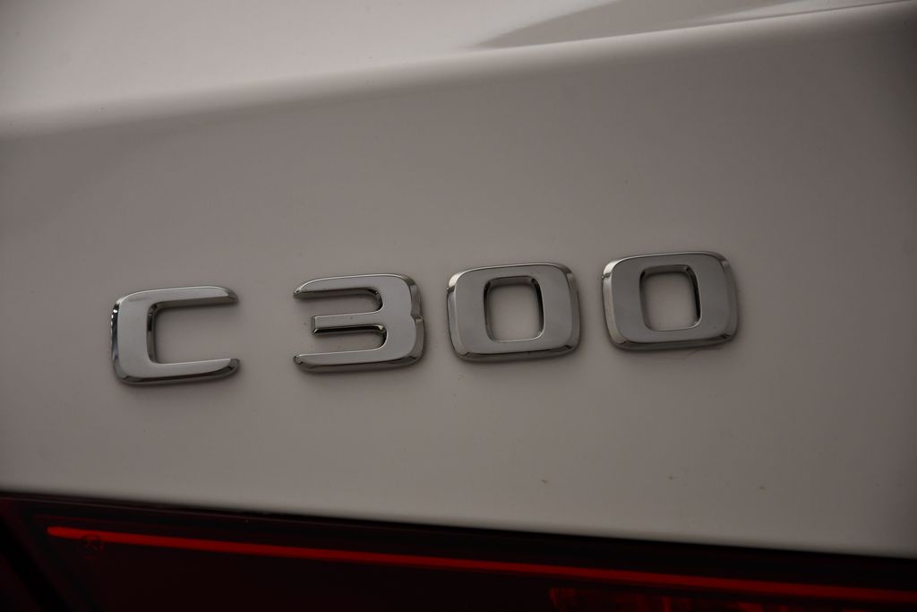 Thumbnail: 2025 Mercedes-Benz C-Class - 9