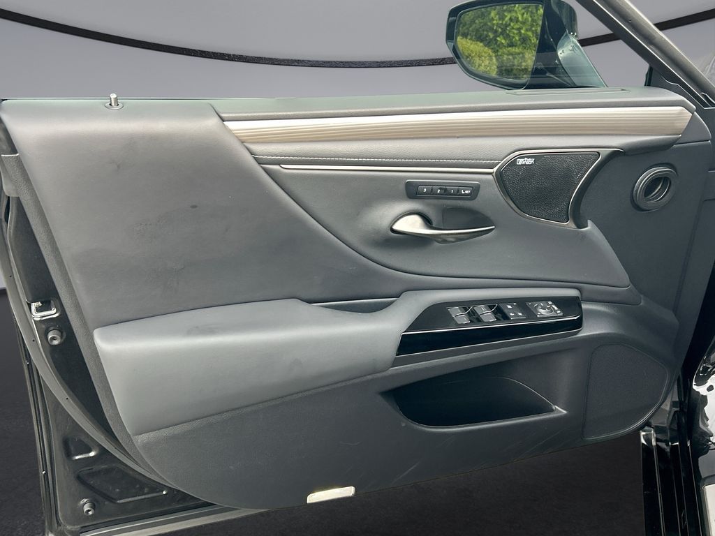 Thumbnail: 2024 Lexus ES - 26