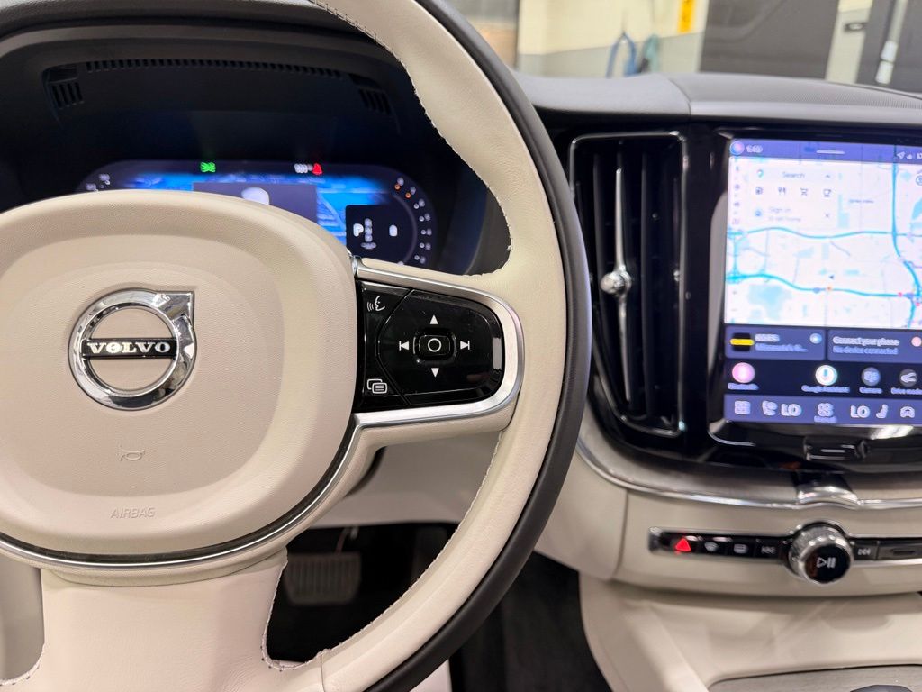 Thumbnail: 2023 Volvo XC60 - 13