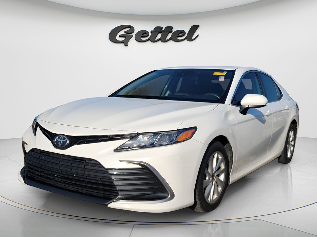 Super White 2021 Toyota Camry Sedan Front-Wheel Drive 8-Speed Automatic