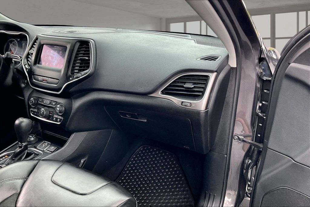 Used 2019 Jeep Cherokee SUV