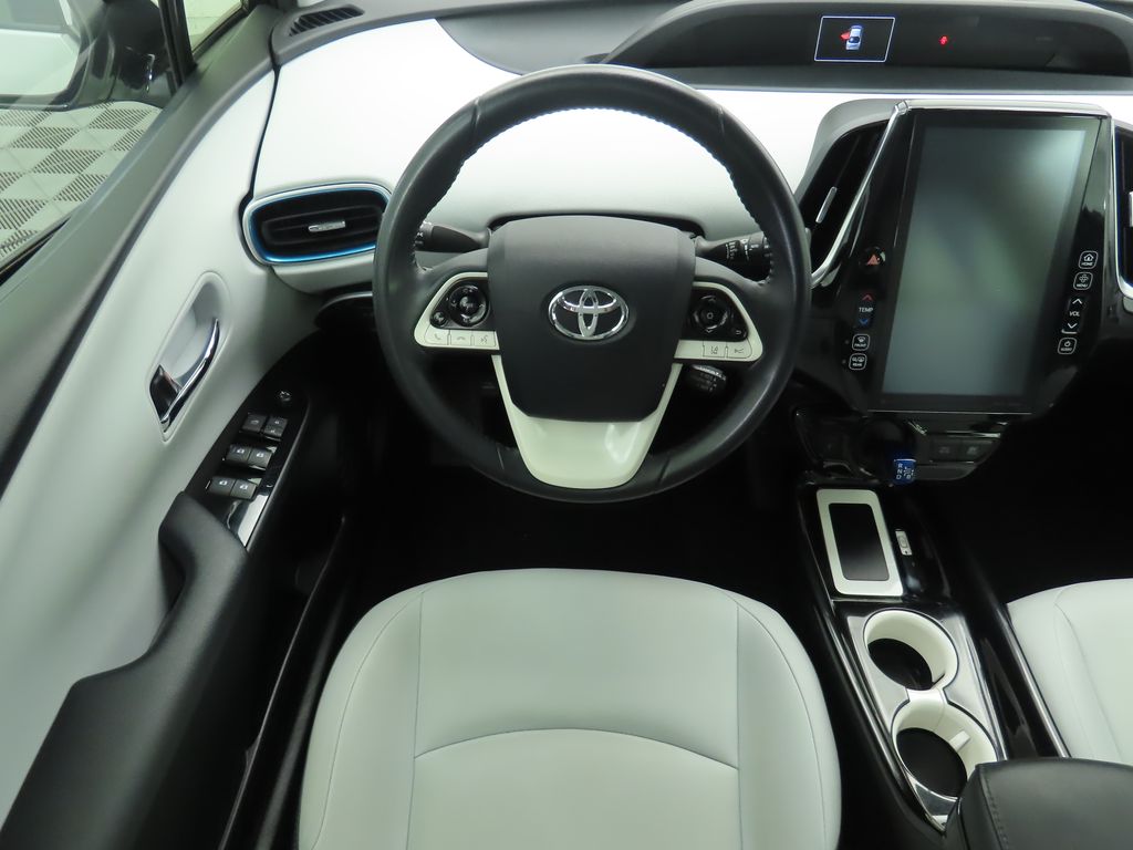 2018 Toyota Prius Four 10