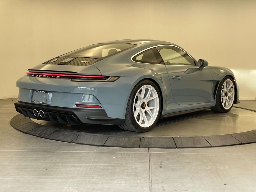 2024 Porsche 911 S/T - 6