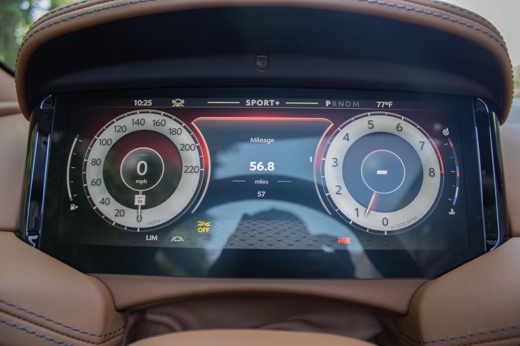 2025 Aston Martin DB12 Base - Photo 6