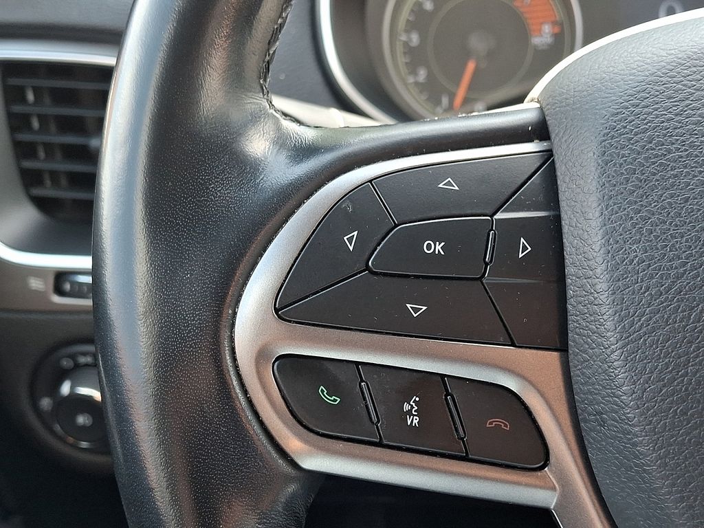 Thumbnail: 2021 Jeep Cherokee - 20