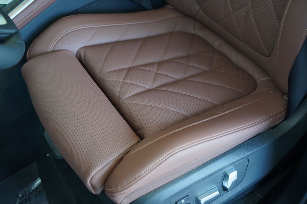 Thumbnail: 2026 BMW X5 - 11