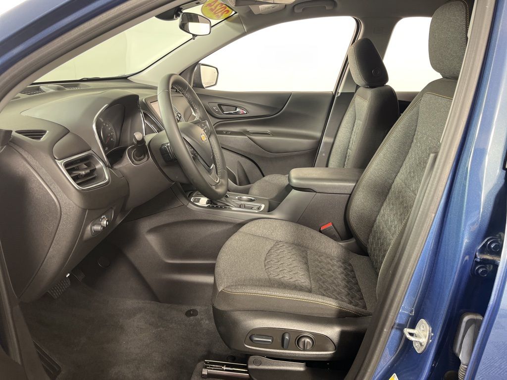 Thumbnail: 2024 Chevrolet Equinox - 22