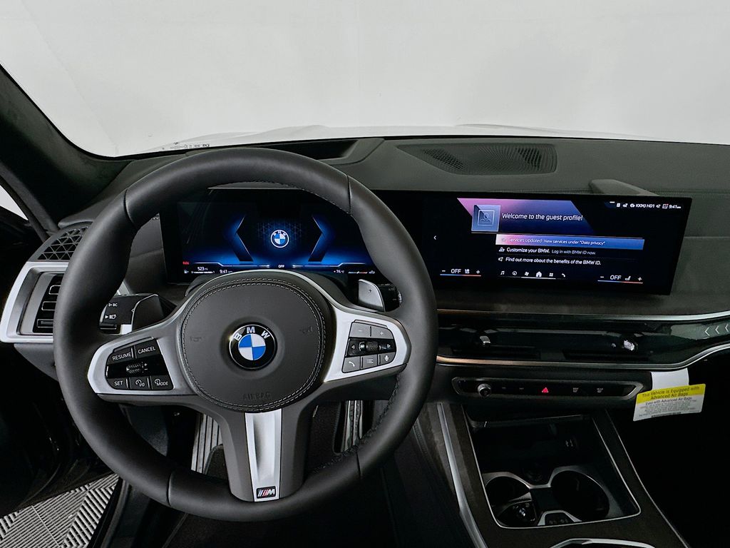 2025 BMW X7 xDrive40i 10