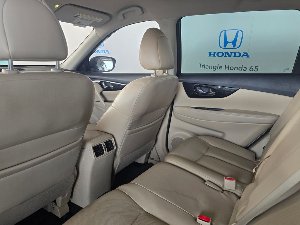 Thumbnail: 2018 Nissan Rogue - 17