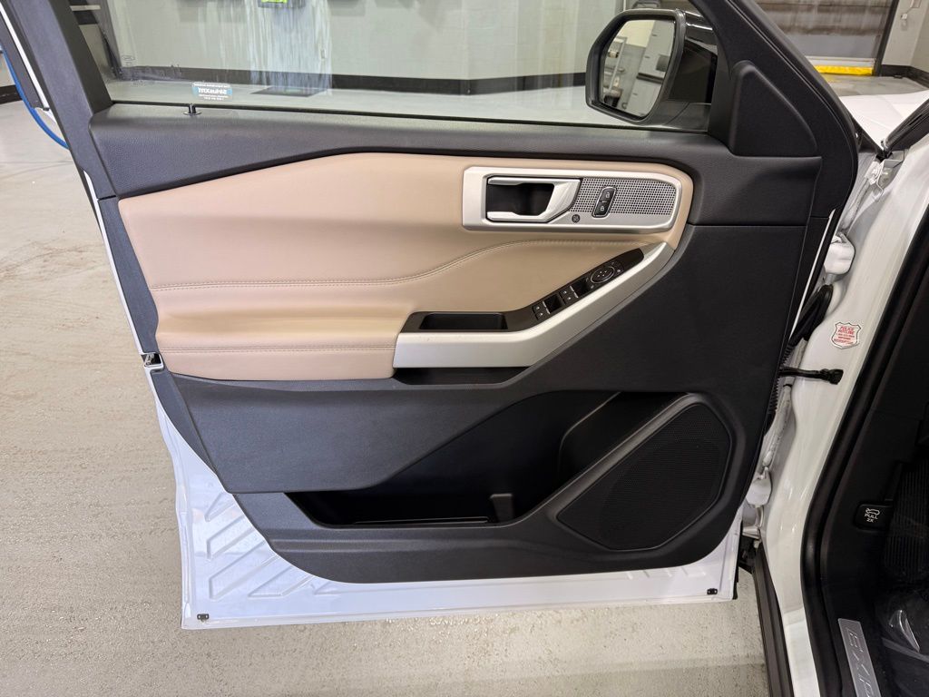 Thumbnail: 2022 Ford Explorer - 10