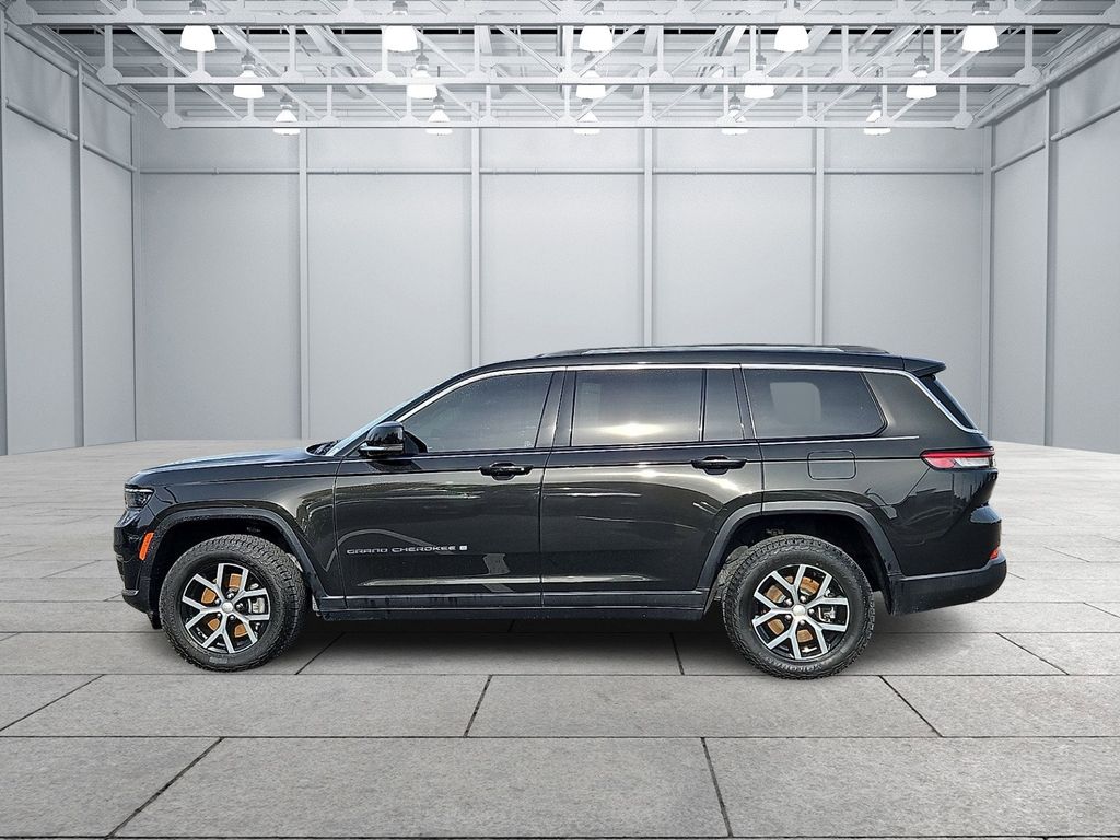 Thumbnail: 2023 Jeep Grand Cherokee L - 4