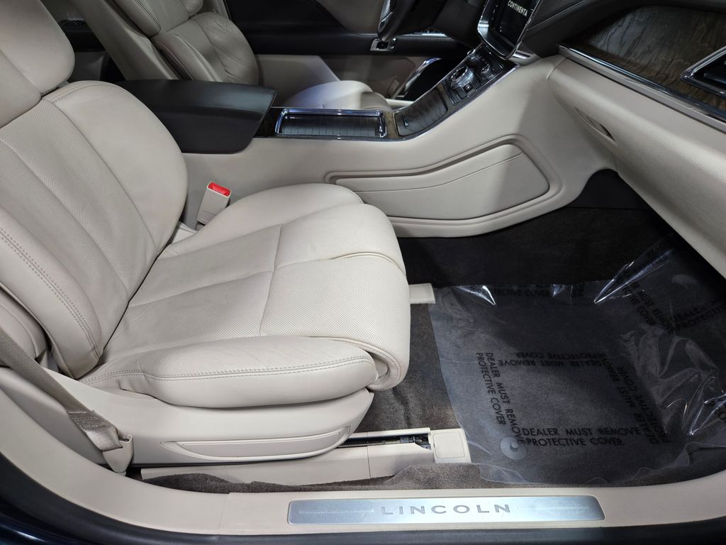 2017 Lincoln Continental Reserve - Photo 52