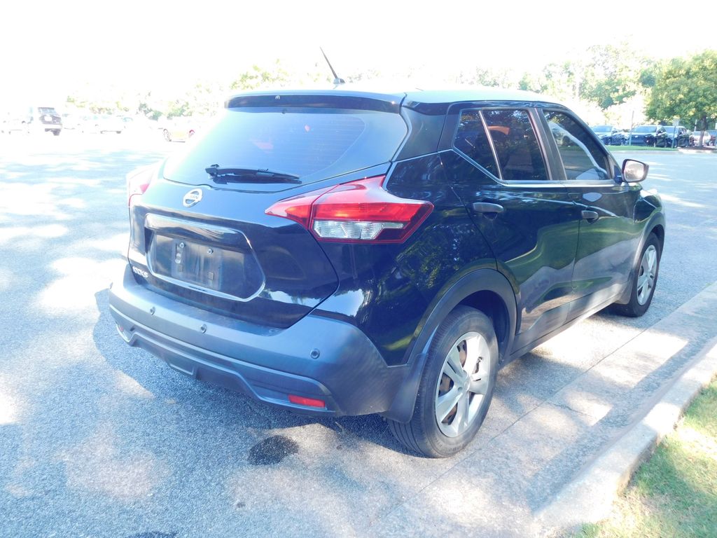 Thumbnail: 2020 Nissan Kicks - 4
