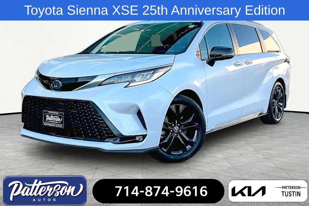 2023 Toyota Sienna 25th Anniversary Edition FWD