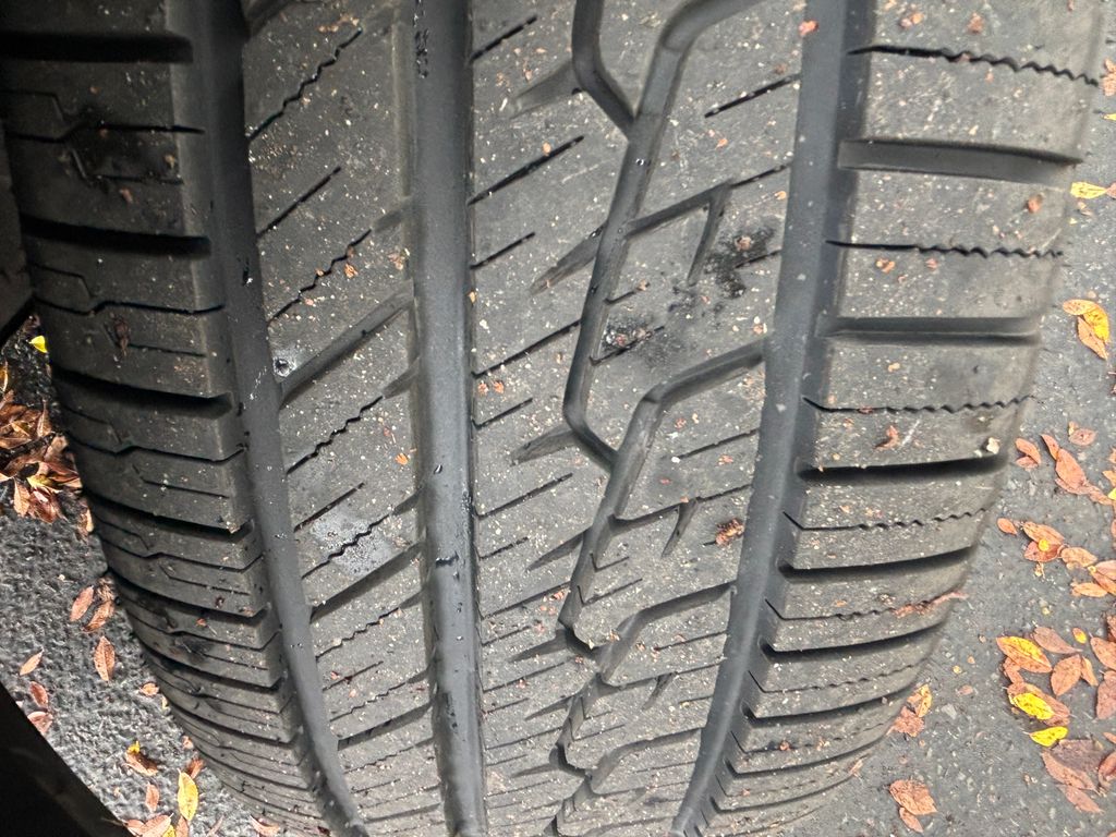 Thumbnail: 2014 Hyundai Santa Fe - 32