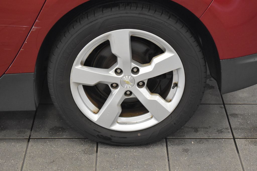 Thumbnail: 2014 Chevrolet Volt - 12