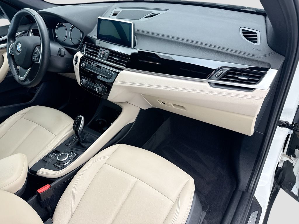 Thumbnail: 2021 BMW X1 - 16
