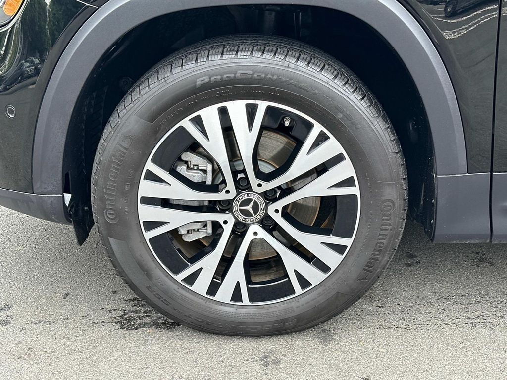 Thumbnail: 2024 Mercedes-Benz GLB - 12