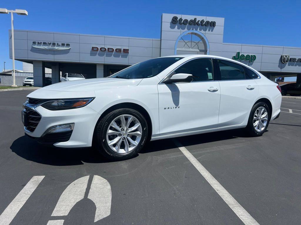 Summit White 2023 Chevrolet Malibu Sedan Front-Wheel Drive Continuously Variable Transmission