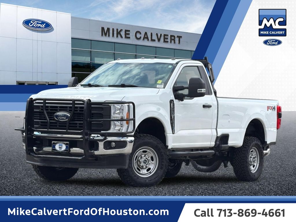Oxford White 2023 Ford F-250 Super Duty Pickup Truck Four-Wheel Drive Automatic