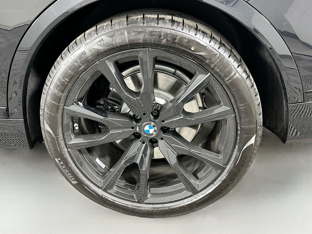 Thumbnail: 2026 BMW X7 - 23