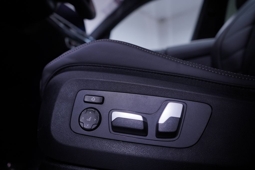 Thumbnail: 2026 BMW X5 - 12