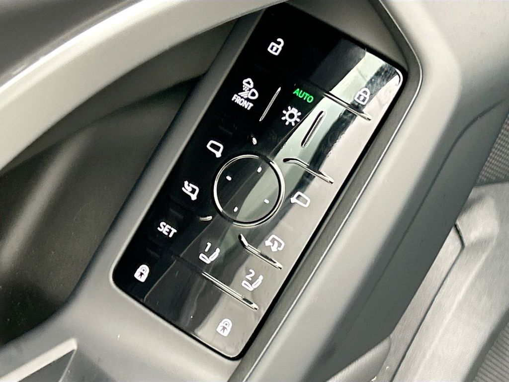 Thumbnail: 2025 Audi Q5 - 22