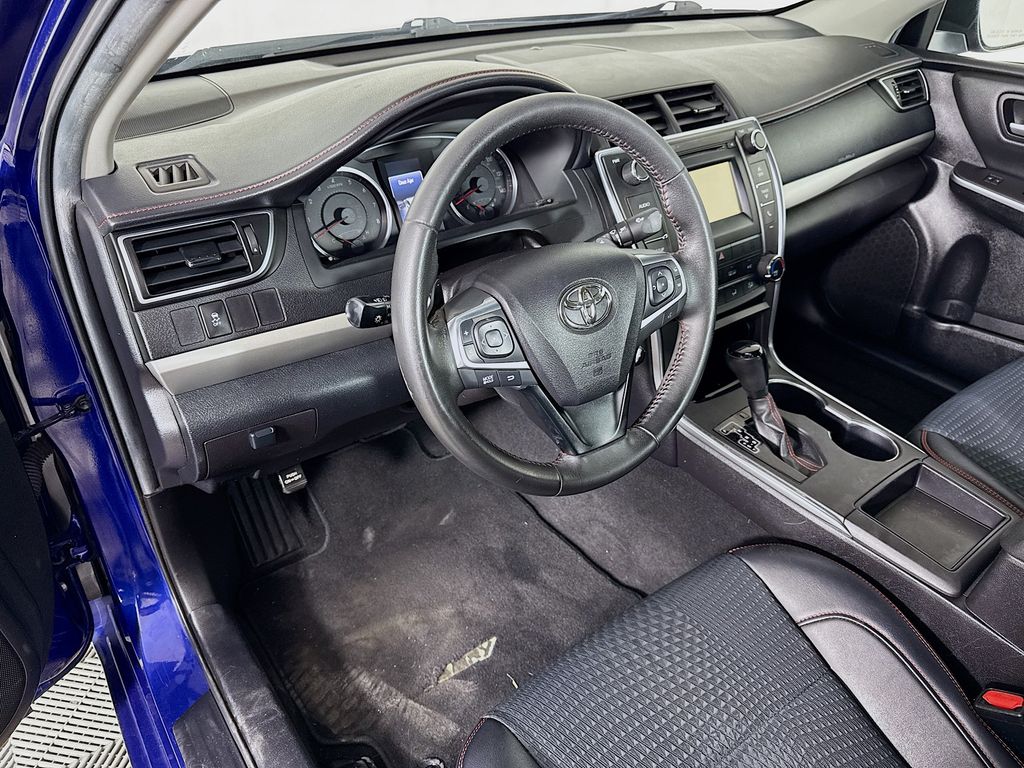 Thumbnail: 2015 Toyota Camry - 9