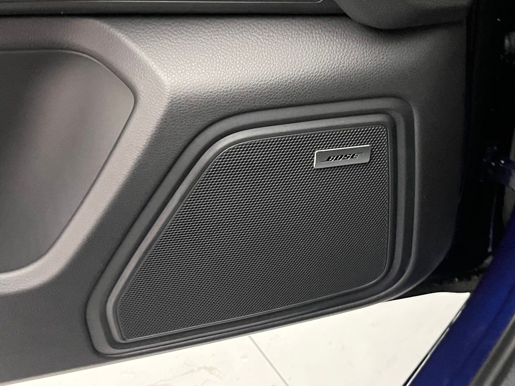 Thumbnail: 2026 Porsche Macan - 20