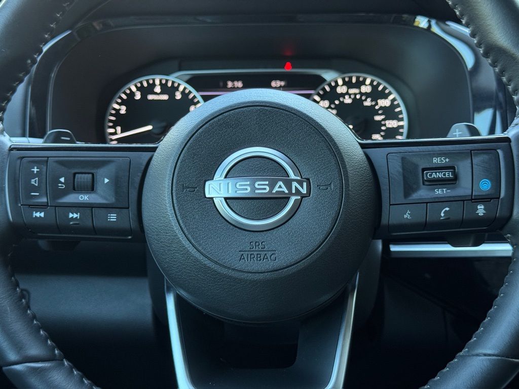 2024 Nissan Pathfinder SL - 8