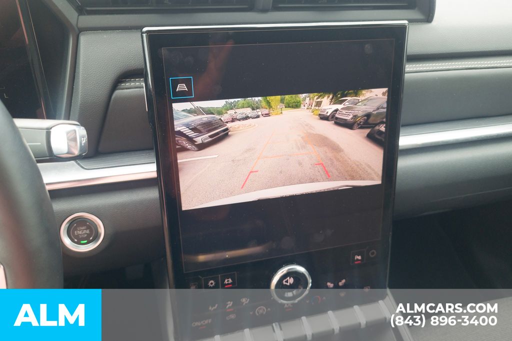 Used 2025 White GMC Elevation image 24