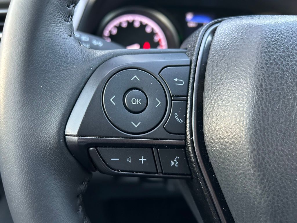 2024 Toyota Camry SE 19