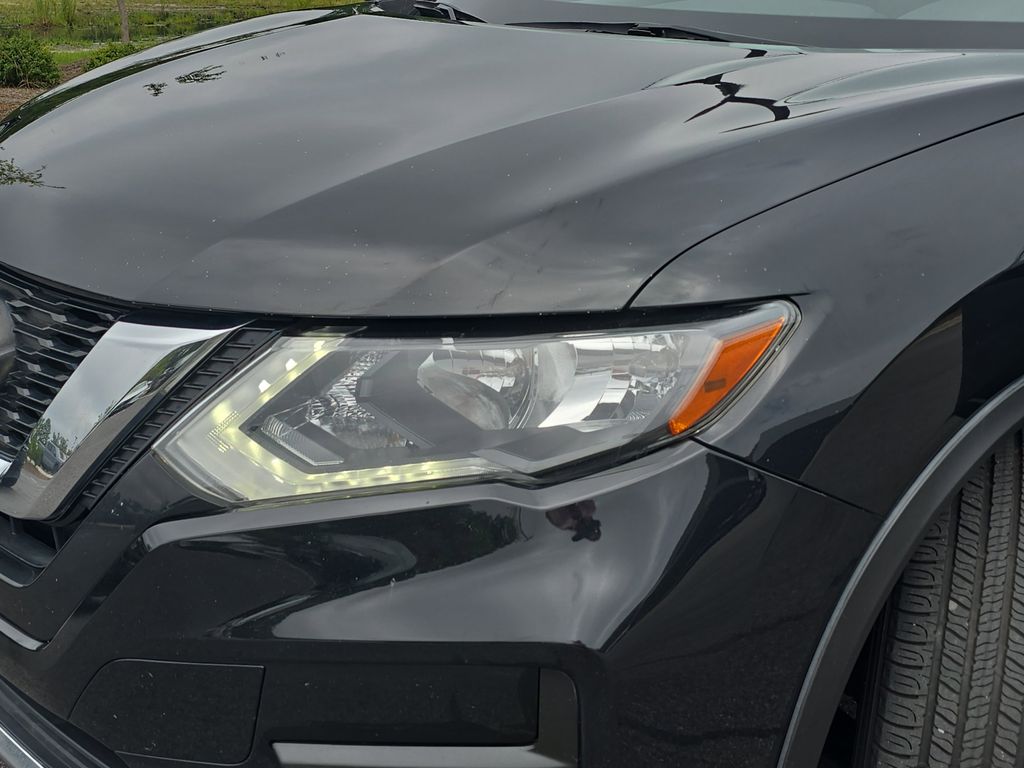 2017 Magnetic Black Nissan Rogue S AWD SUV