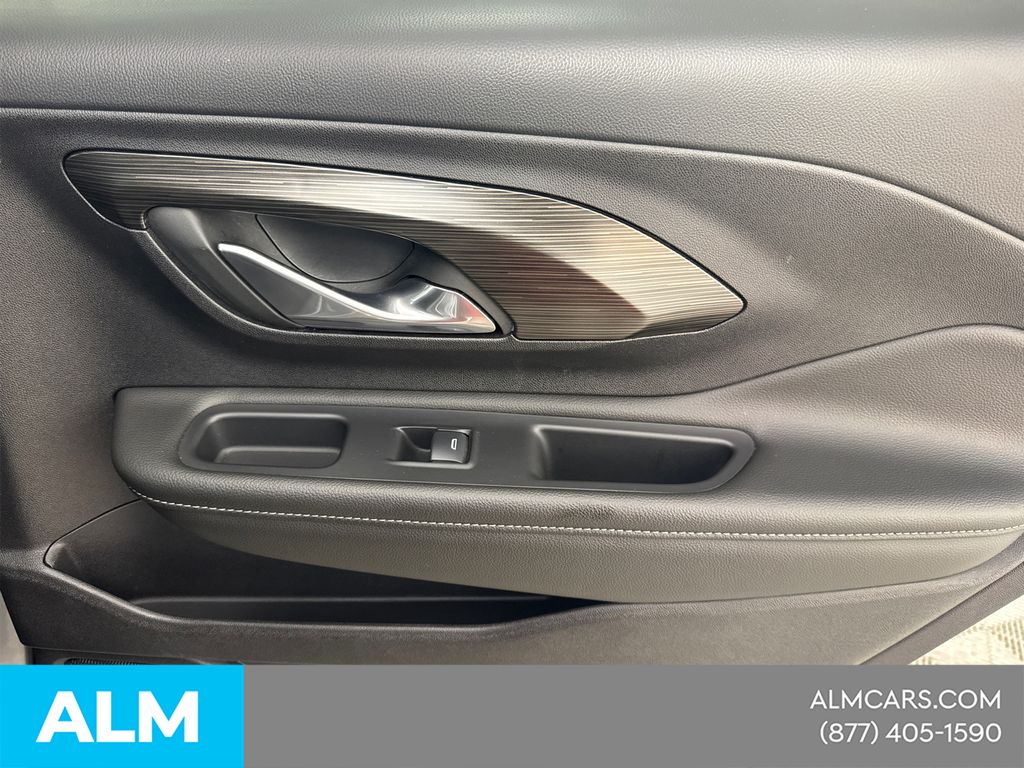 Used 2024 Silver GMC SLE image 19
