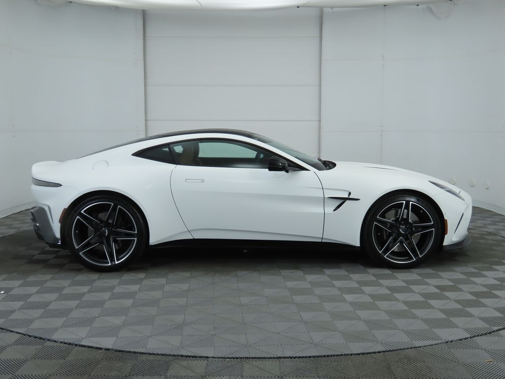 Thumbnail: 2025 Aston Martin Vantage - 4
