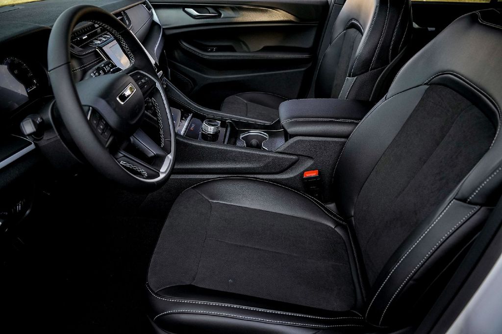 New Car 2025 Jeep Grand Cherokee  Altitude For Sale Under $40,000 In Taylor, Texas