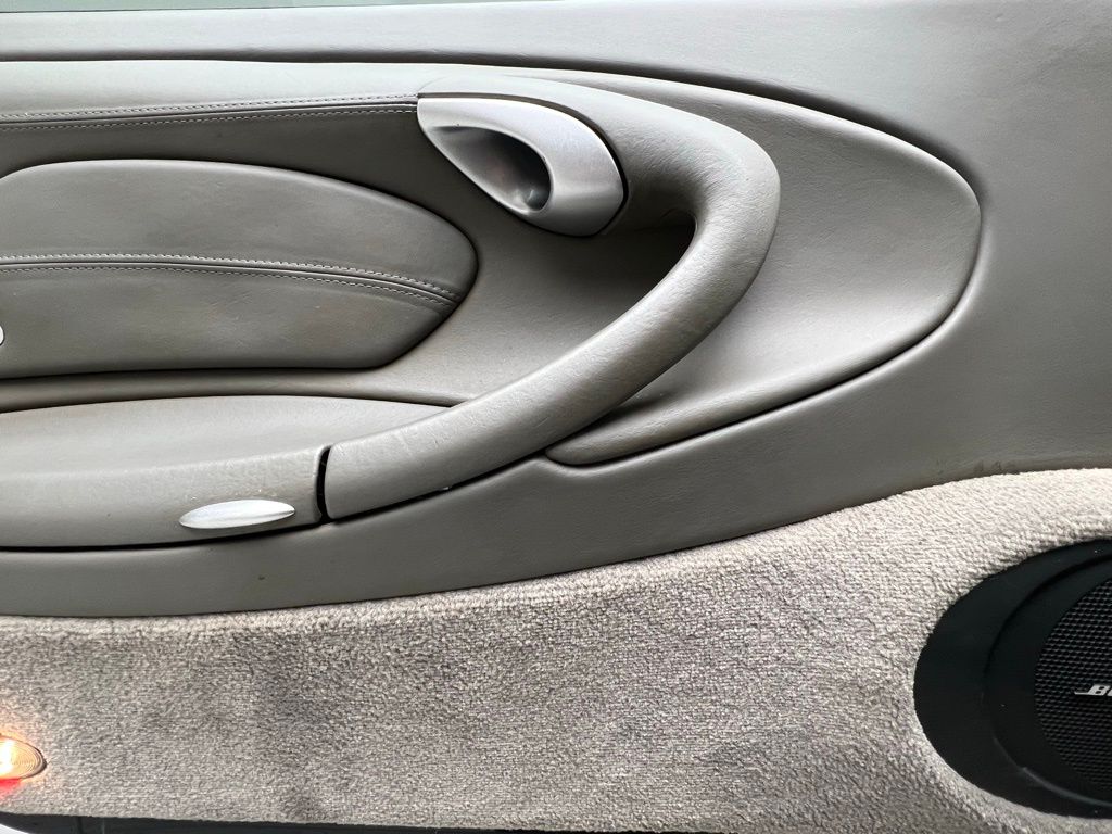 Thumbnail: 2003 Porsche 911 - 18