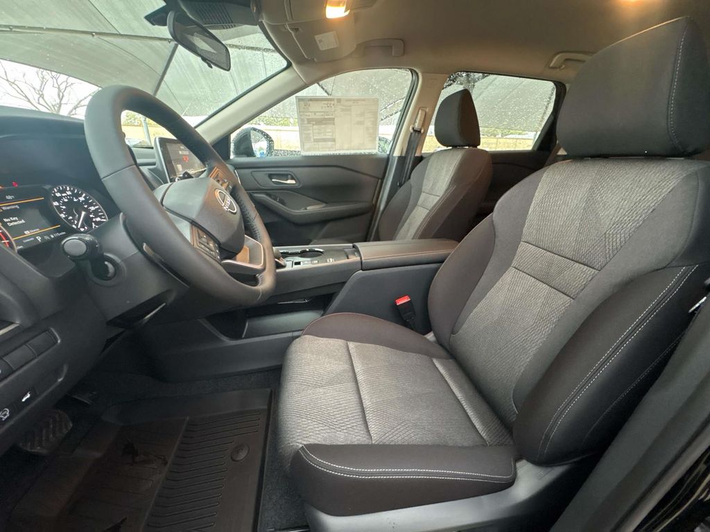 2026 Nissan Rogue - Image 11