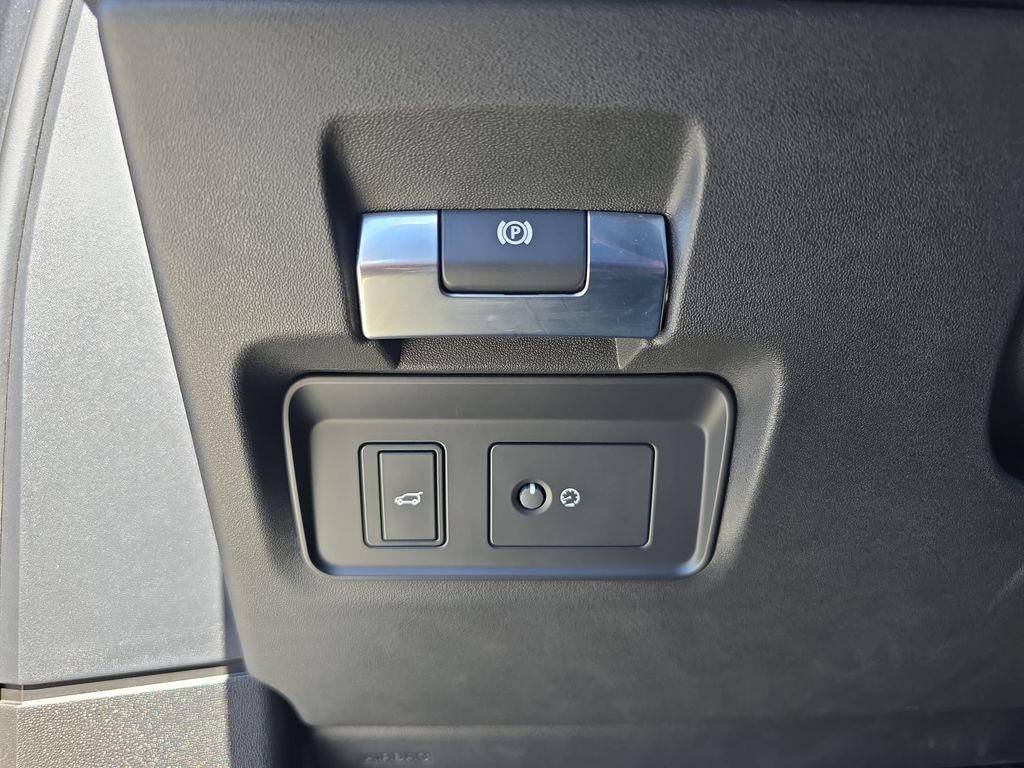Used 2020 Gray Land Rover S image 29