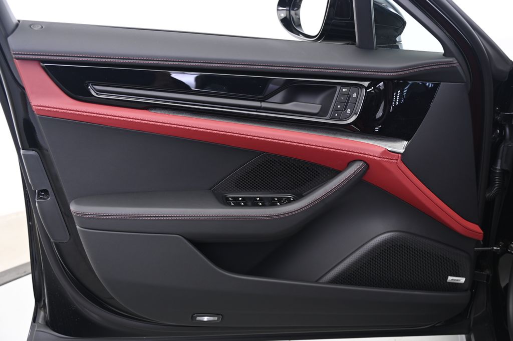 Thumbnail: 2025 Porsche Panamera - 26