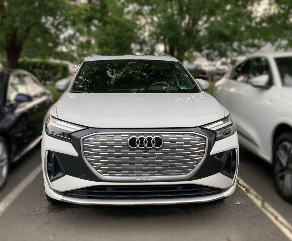 Thumbnail: 2023 Audi Q4 e-tron - 2
