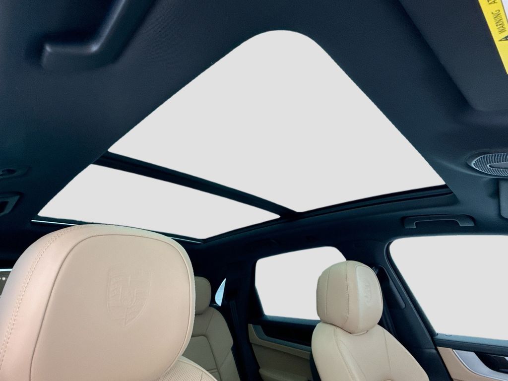 Thumbnail: 2026 Porsche Cayenne - 20