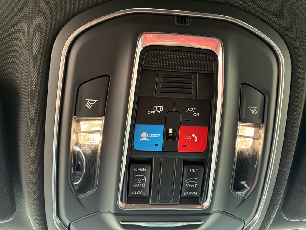 New Car 2025 Jeep Grand Cherokee  Laredo For Sale Under $35,000 In Austin, Texas