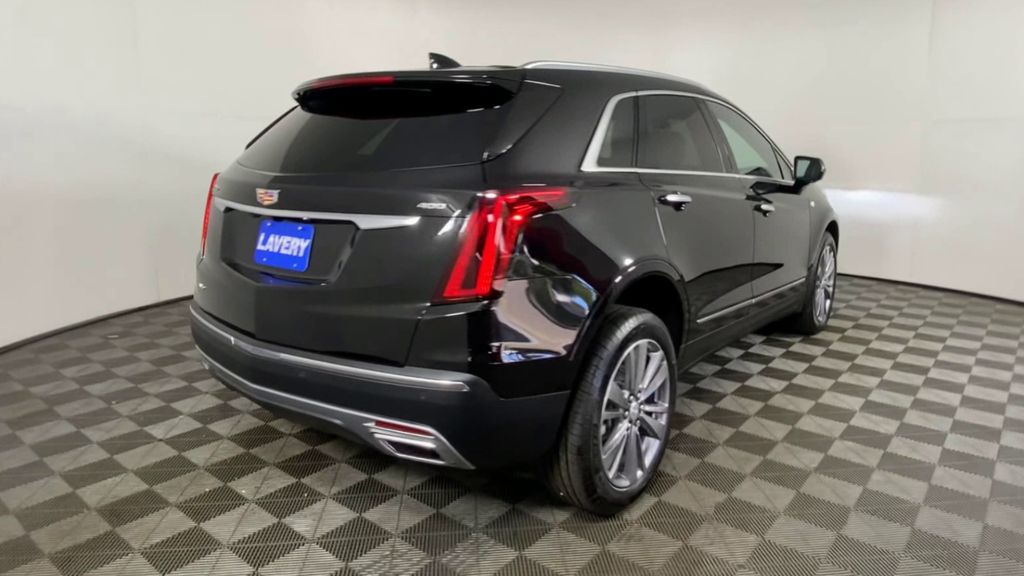 2025 Cadillac XT5 Premium Luxury 8