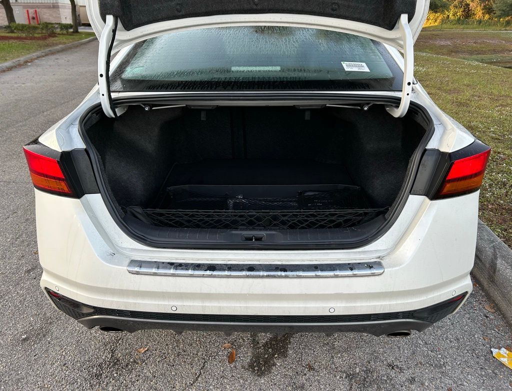 Thumbnail: 2020 Nissan Altima - 10