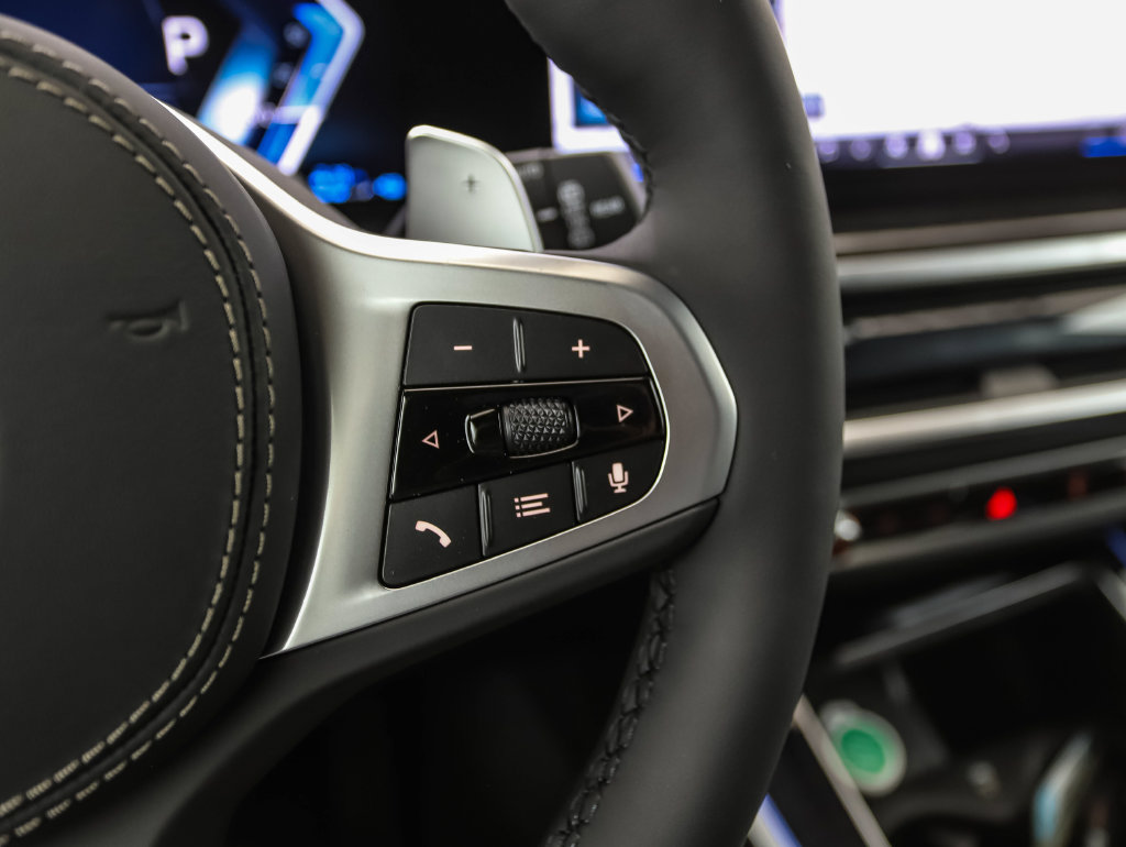 Thumbnail: 2026 BMW X5 - 13