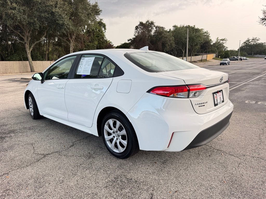 2024 Toyota Corolla LE photo 4